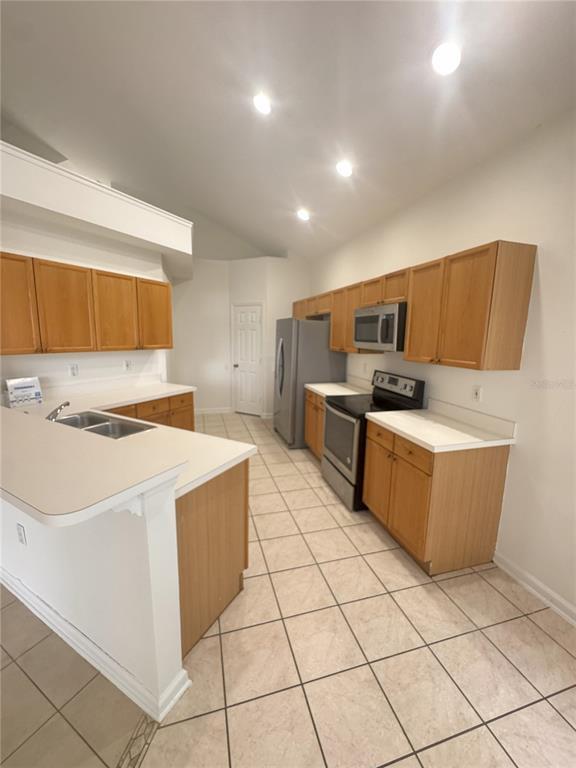 Building Photo - 8029 King Palm Cir