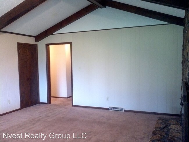 Building Photo - 1461 E Camino Alto St