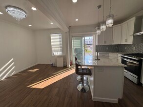 Building Photo - 395 Cator Ave