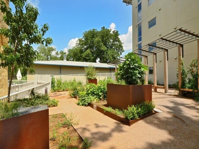 Building Photo - 1600 Barton Springs Rd
