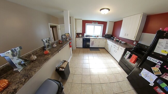 Building Photo - 7th and Jefferson - August 2026