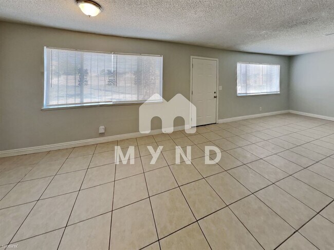 Building Photo - 4 br, 1.5 bath House - 893 W Carey Ave