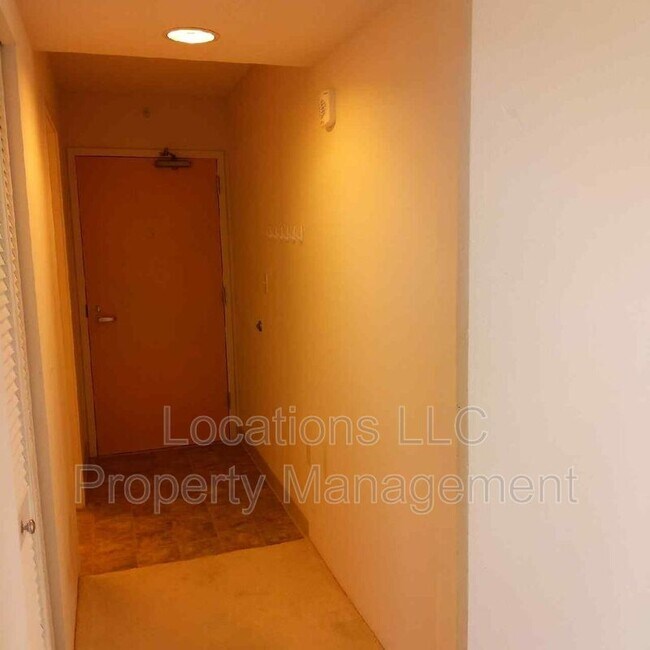Building Photo - 801 South St