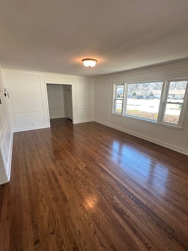 Foto del edificio - 3BD/2BA Home Located in Colonial Acres