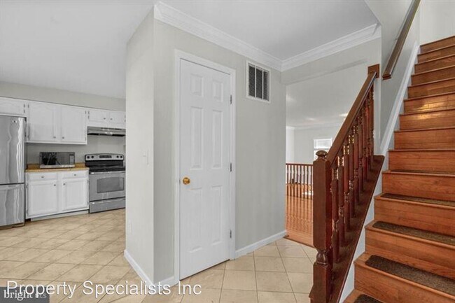 Building Photo - 3 br, 3.5 bath House - 6012 Kestner Circle