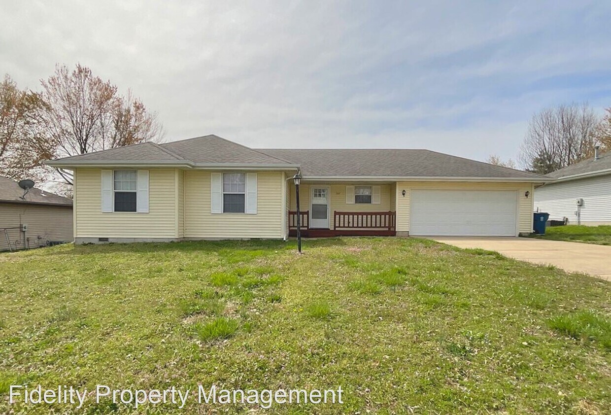 3 br, 2 bath House 707 S Rice St House Rental in Nixa, MO
