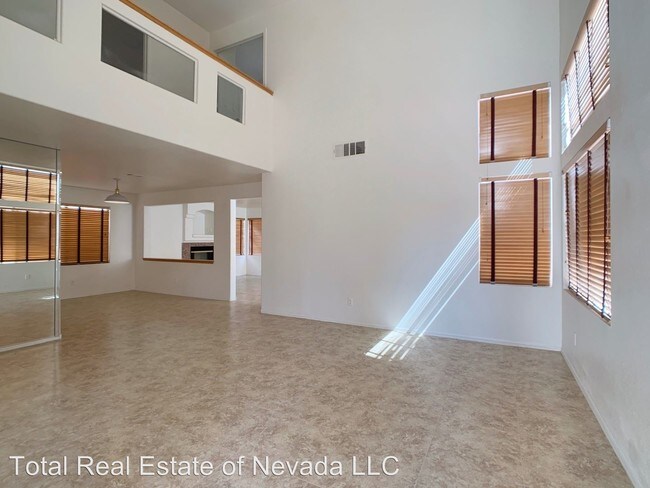 Building Photo - 5 br, 3 bath House - 9882 Pioneer Avenue