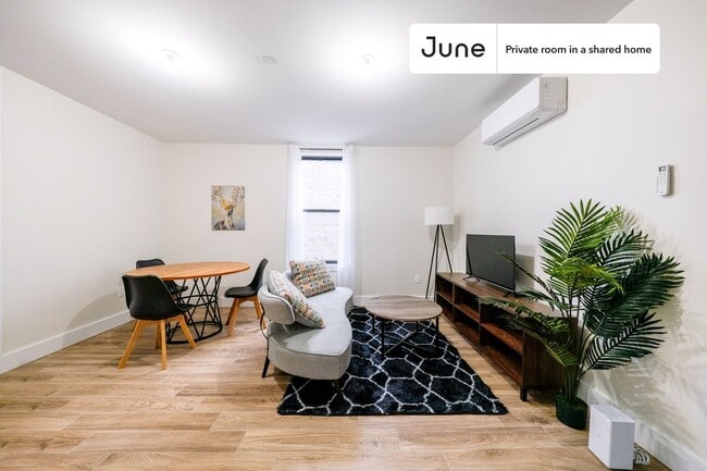 Building Photo - Room in Shared 3 bed/2 bath home