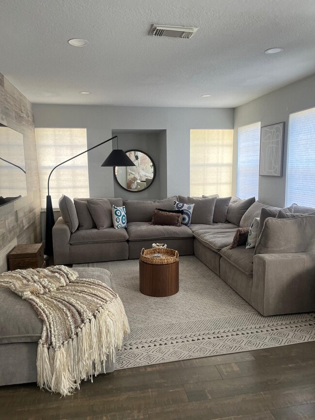 Foto del edificio - 1910 Belmont Pl