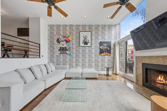 Foto del edificio - 657 N Carpenter St