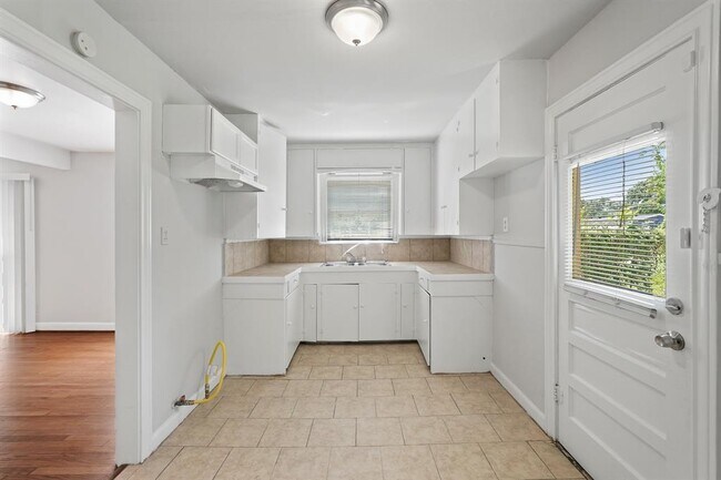 Foto del edificio - 7111 Keller St