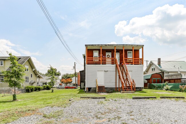 Building Photo - 419-421 6th Street