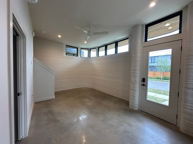 Foto del edificio - 3500 Tom Miller St