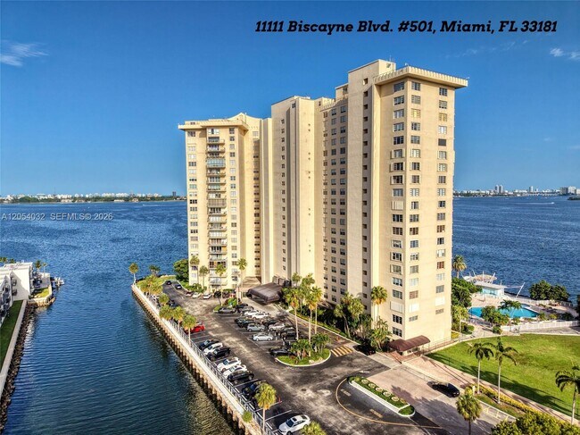 Foto del edificio - 11111 Biscayne Blvd