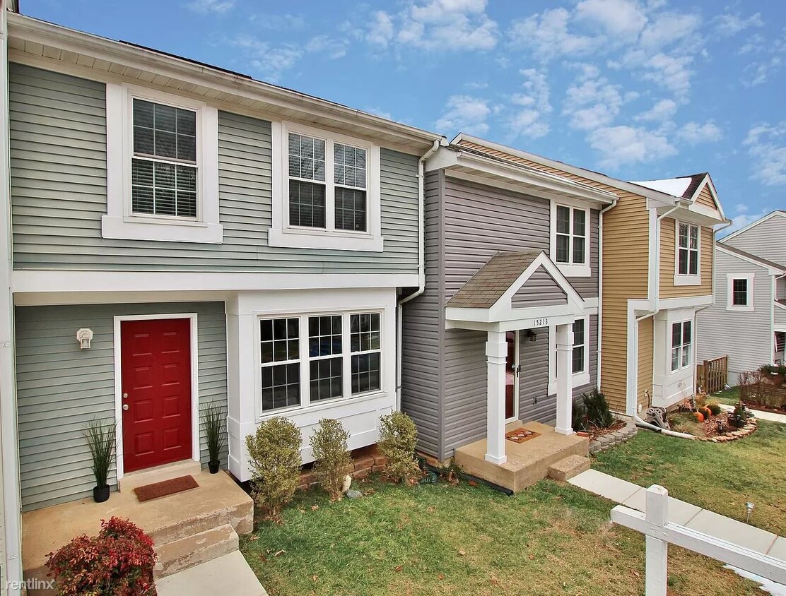 15211 Streamside Ct, Montclair, VA 22025 Townhome Rentals in