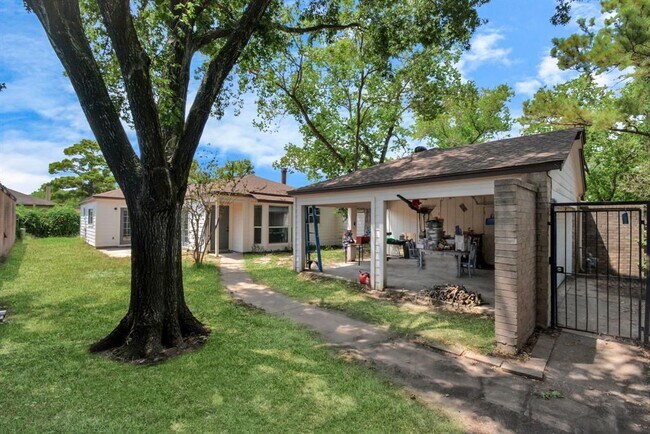 Foto del edificio - 10627 Autumn Meadow Ln