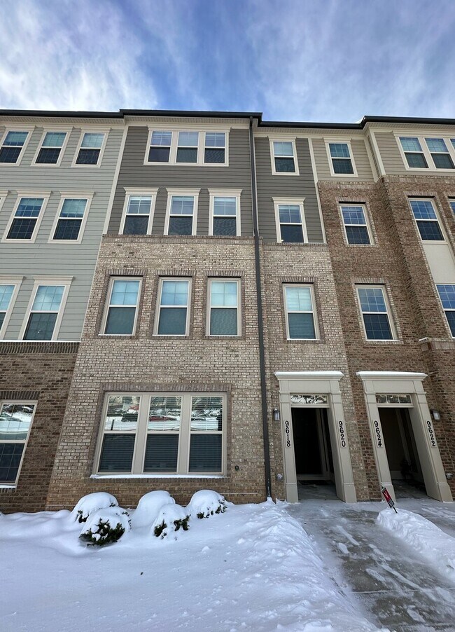 Building Photo - 9620 Fields Rd