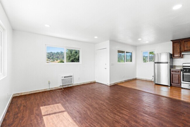 Foto del edificio - 1031 Leslie Rd
