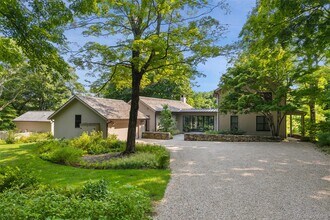 Building Photo - 20 Mianus River Rd