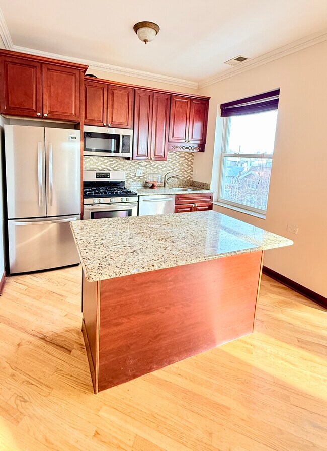 Foto del edificio - 4900 N Drake Ave