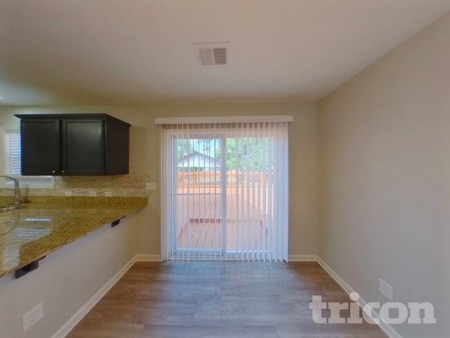 Foto del edificio - 18 Driftwood Ave