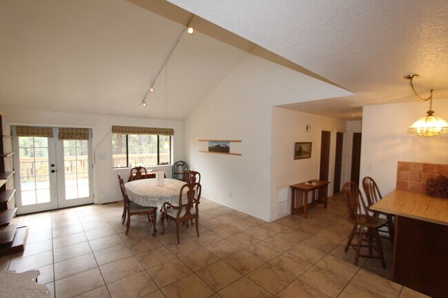 Foto del edificio - 3270 S Little Dr