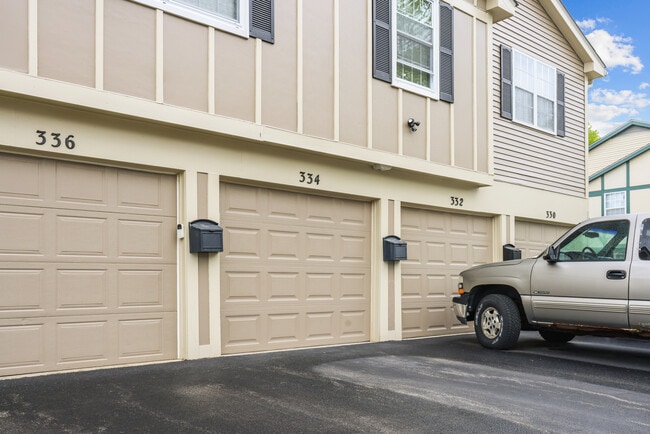Building Photo - 334 Plumwood Ct