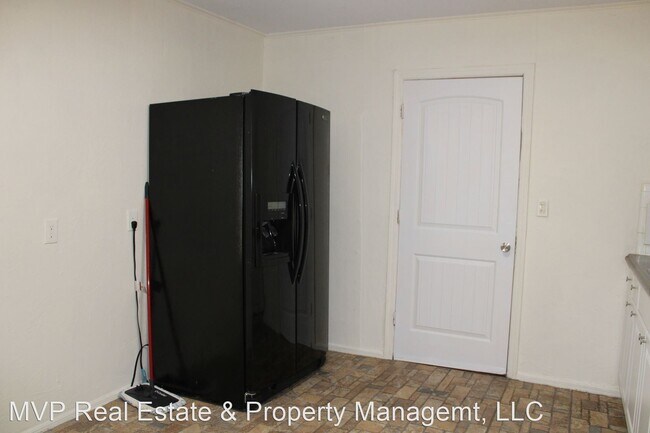 Building Photo - 2 br, 1 bath House - 501 E Indian Dr