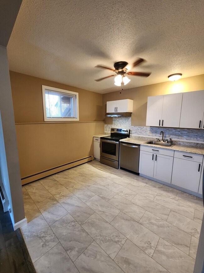 30 Mechanic St Unit A, Griswold, CT 06351 Apartments in Griswold, CT