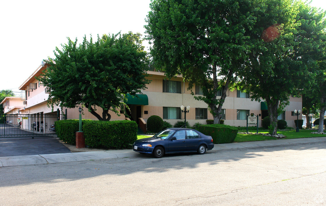 Building Photo - Courtyard Villas