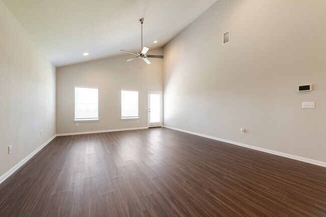 Foto del edificio - Recent Construction home in Lively Ranch -...