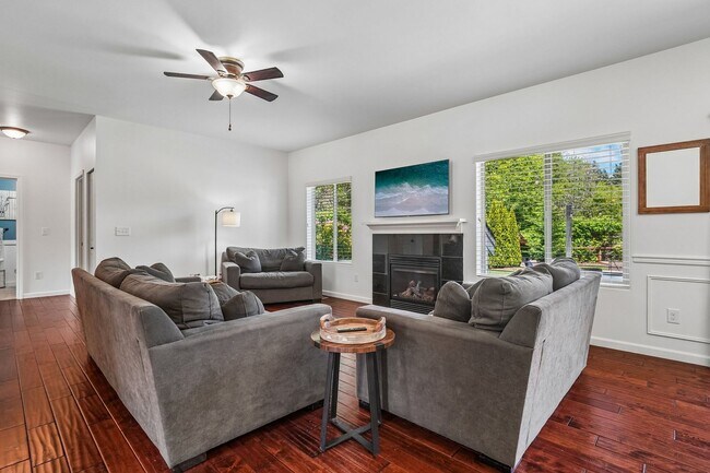 Foto del edificio - Spacious Port Orchard Home with RV Parking, Bonus Room & Entertainer’s Backyard