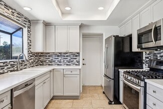 Building Photo - 2140 E Acacia Rd N