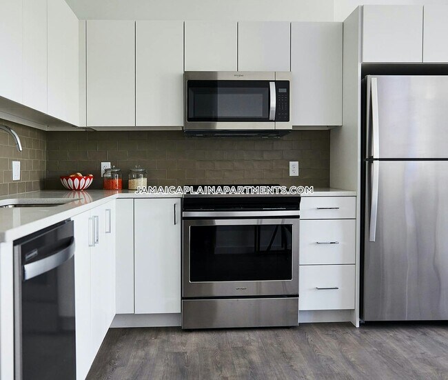 Building Photo - 3200 Washington St.