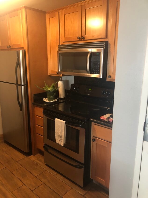 Kitchen - 5540 Lindo Paseo