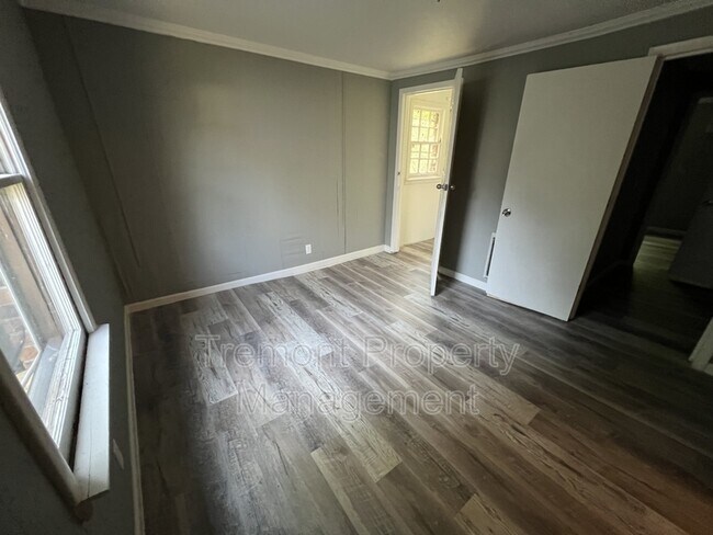 Foto del edificio - 2426 13th Ave