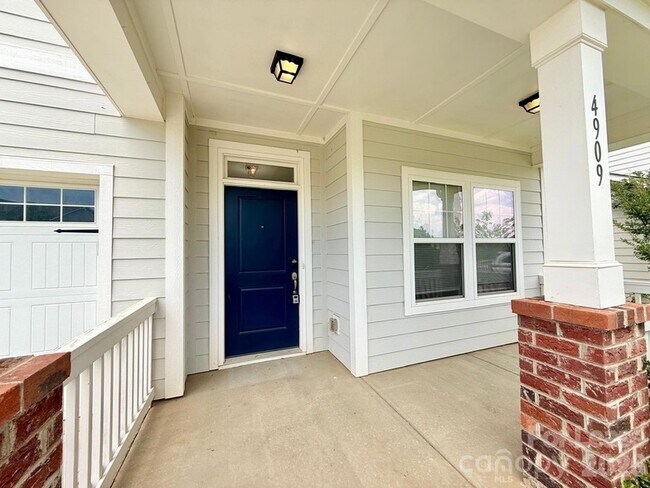 Foto del edificio - 4909 Grace View Dr