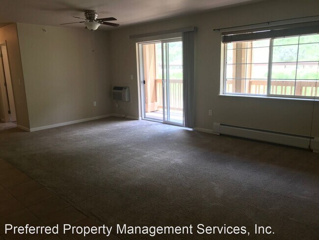 Building Photo - 646 River View Dr