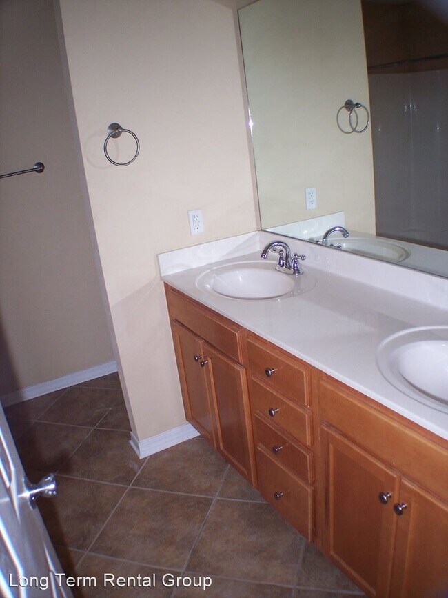 Building Photo - 2147 Henrietta Fulford Pl
