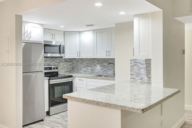 Foto del edificio - 7925 SW 86th St