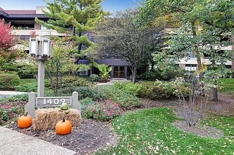 Building Photo - 1409 Burr Oak Rd
