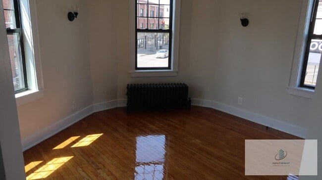 Foto del edificio - 5037 W Montrose Ave