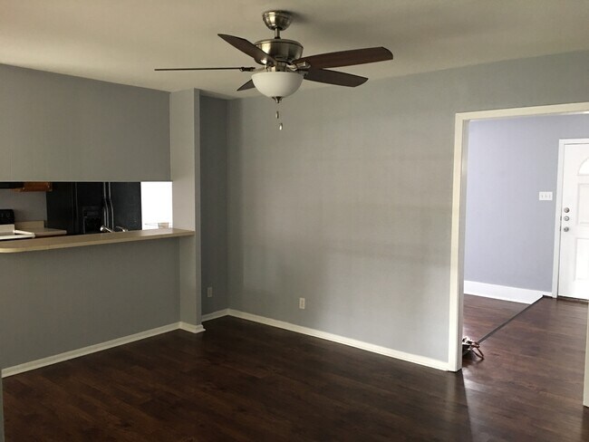 Foto del edificio - 4110 First View Dr