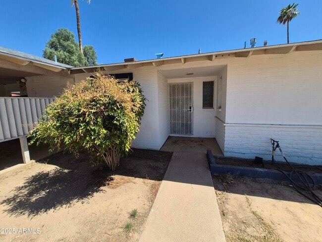 Building Photo - 3945 W Orange Dr