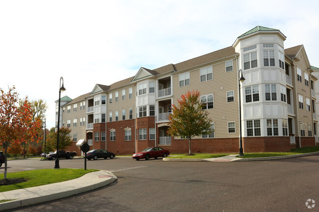 Foto del edificio - The Pointe at River Glen