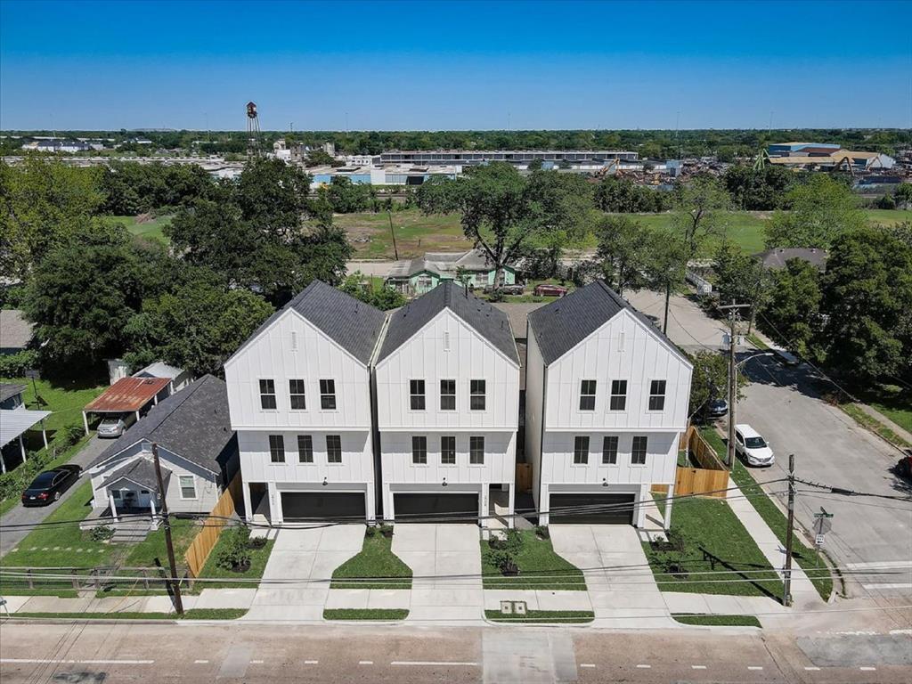Primary Photo - 2702 Elysian St