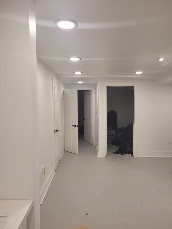 Building Photo - Spacious, Recently Renovated 2-Bedroom Bas...