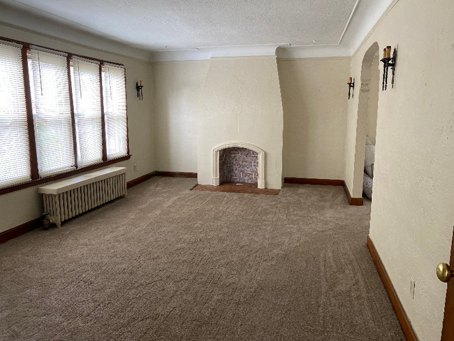 Building Photo - 4186 Courville St