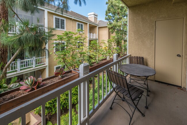 Foto del edificio - 8505 Gulana Ave