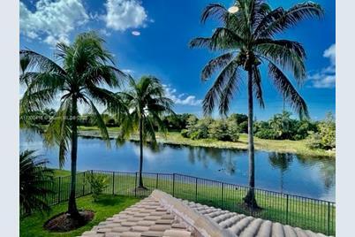 Foto del edificio - 2574 Jardin Pl